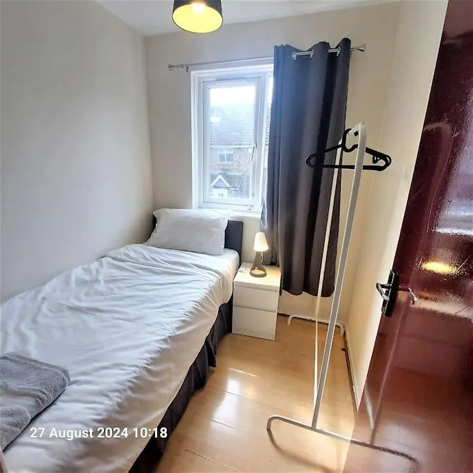 3 Bedroom House In Beckton London United Kingdom