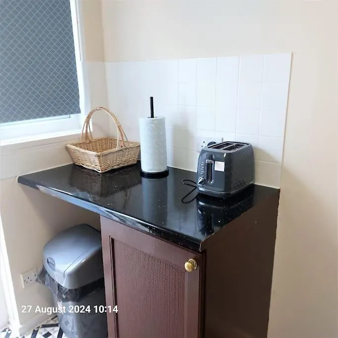 3 Bedroom House In Beckton London