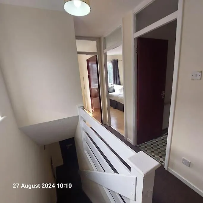 3 Bedroom House In Beckton London